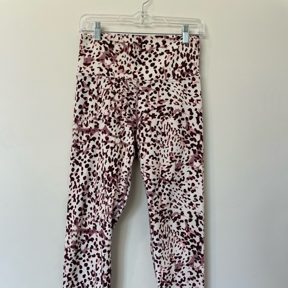 MATCHING WORKOUT SET IN PINK CHEETAH PRINT - Picture 6 of 14